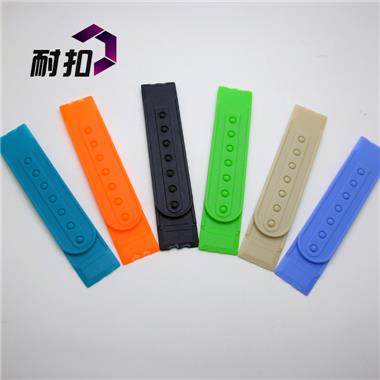 廠家直銷多顏色塑料七孔我排扣 調(diào)節(jié)扣現(xiàn)貨 帽扣