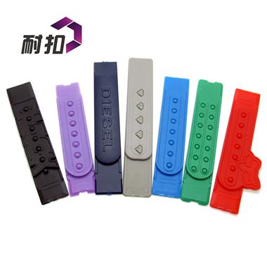 廠家大量現(xiàn)貨直銷(xiāo)東莞耐扣環(huán)保塑膠帽尾扣七孔排扣五孔帽扣