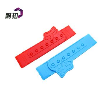 東莞直銷優(yōu)質帽子配件 兒童帽子調節(jié)扣 五孔排扣 全新環(huán)保料